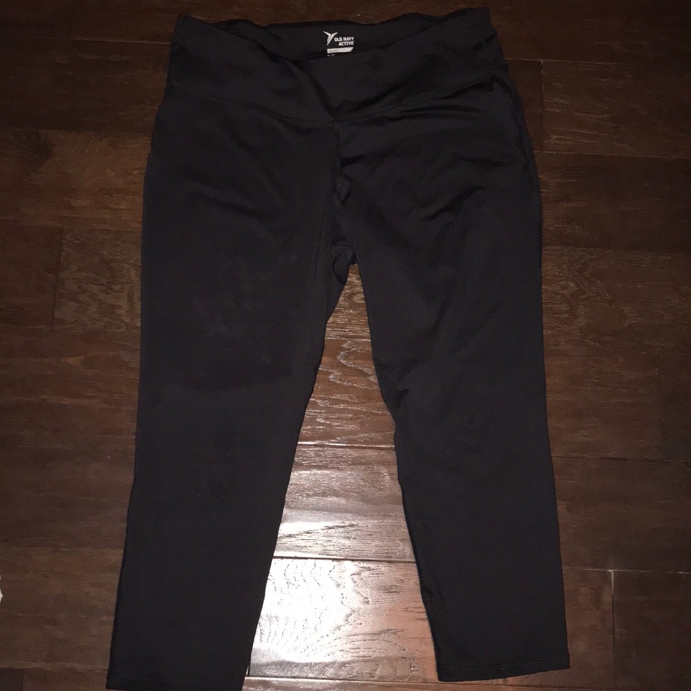 Old navy active plain black leggings NEVER WORN